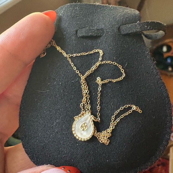 14k Pendant Necklace - Picture 2 of 6